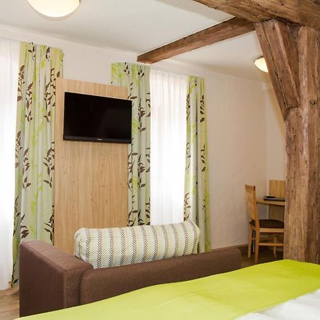 Hotel-Gasthof Blaue Traube E.K. แบร์คิง ภายนอก รูปภาพ