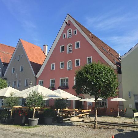 Hotel-Gasthof Blaue Traube E.K. แบร์คิง ภายนอก รูปภาพ