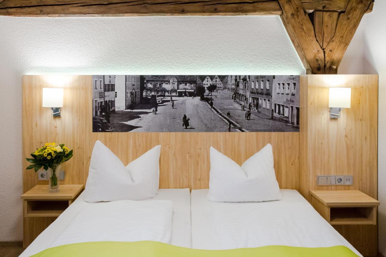 Hotel-Gasthof Blaue Traube E.K. แบร์คิง ภายนอก รูปภาพ