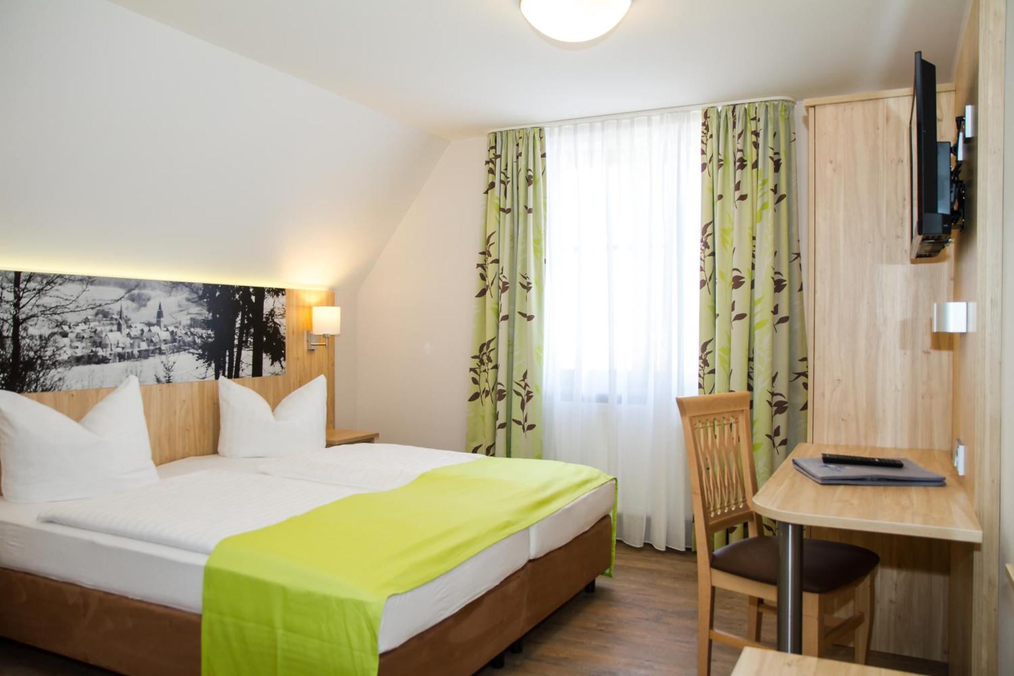 Hotel-Gasthof Blaue Traube E.K. แบร์คิง ห้อง รูปภาพ